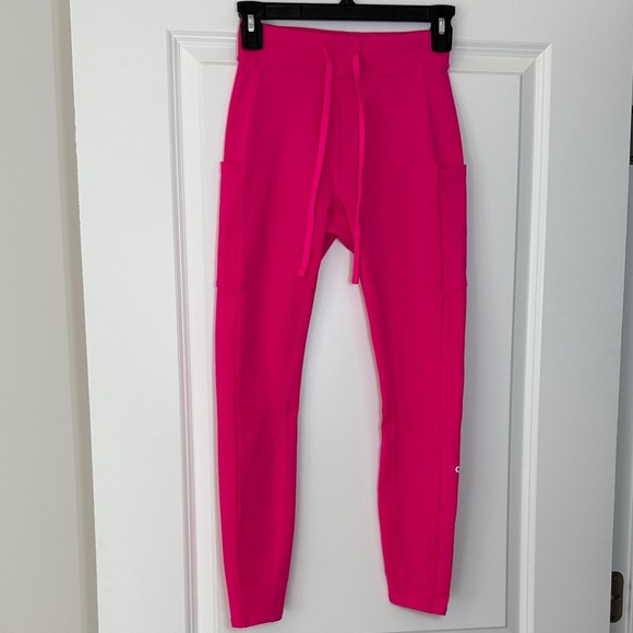 ALO Yoga Leggings - Picture 2 of 8